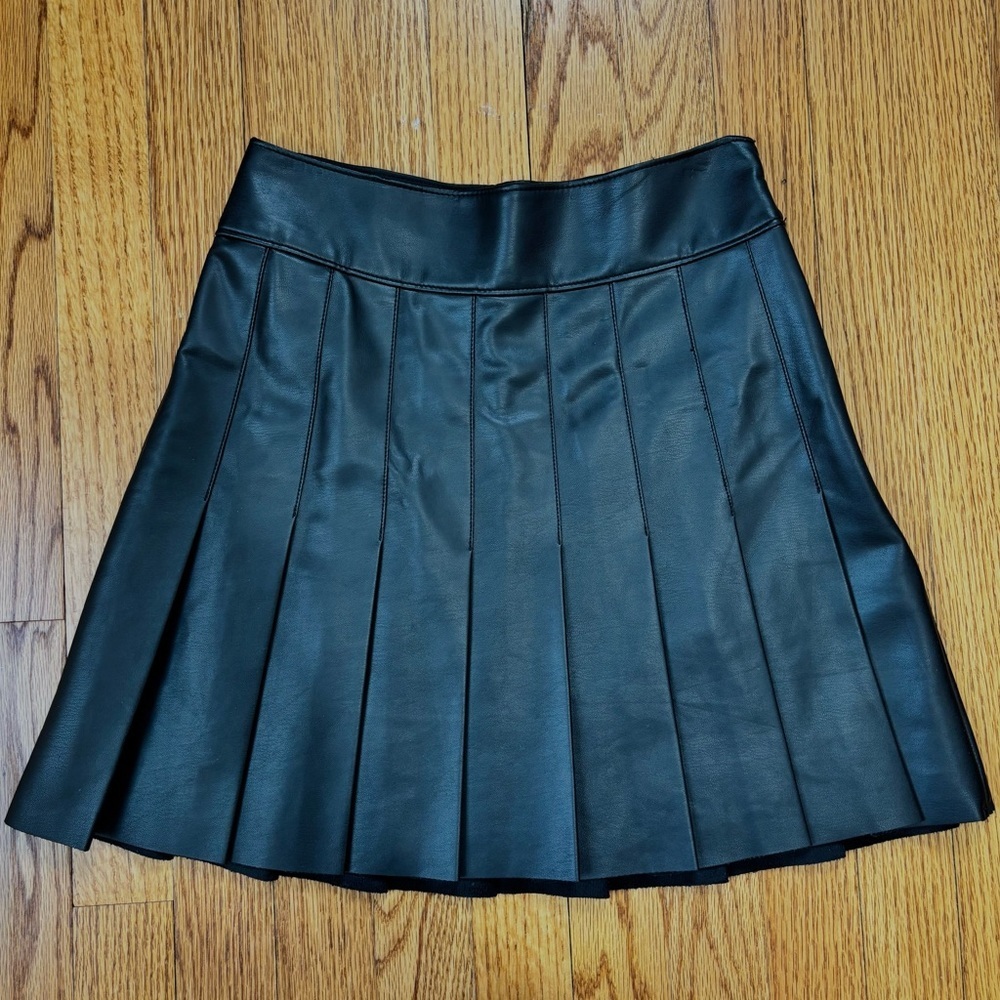 Abercrombie & Fitch vegan leather black pleated preppy mini skirt women XS / W26 - Picture 16 of 16